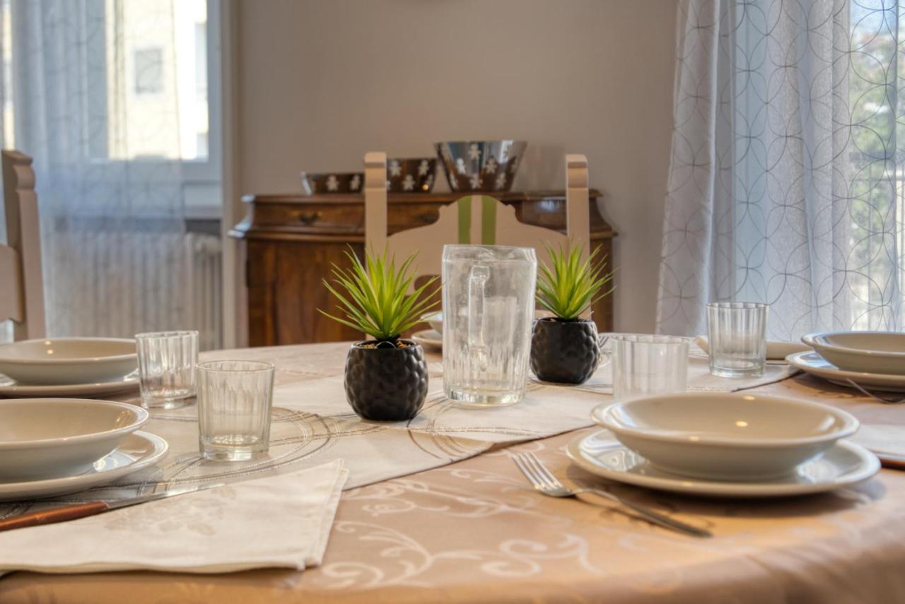 Caseospitali - Casa Janas, Elegante Trilocale Per 5 In Zona Centrale Mediolan Zewnętrze zdjęcie